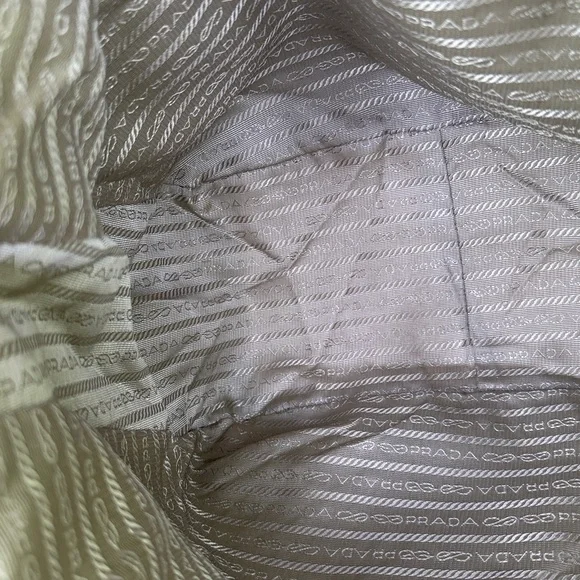 💥PRADA - Silver Metallic Vitello Daino Leather Shoulder Bag BN1346 - 136U894 - Picture 14 of 17
